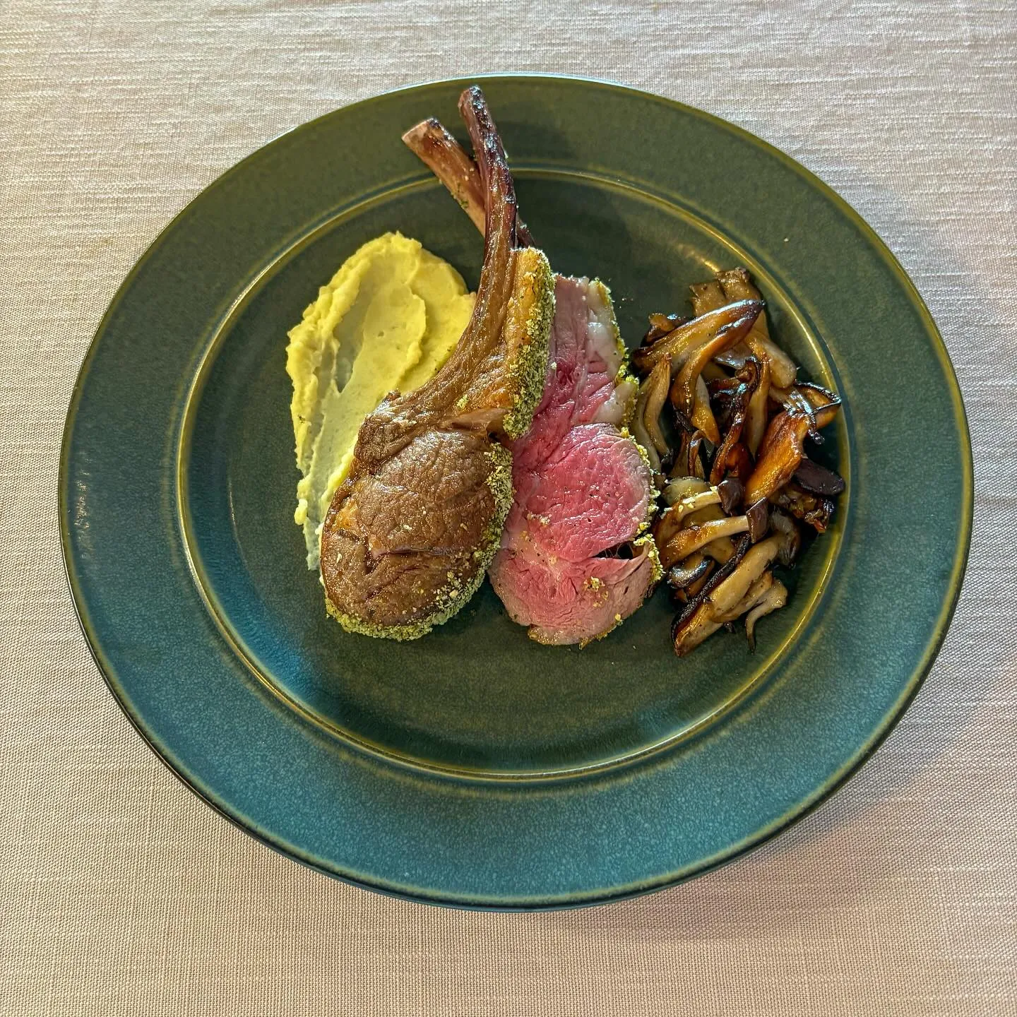 仔羊の香草パン粉焼き